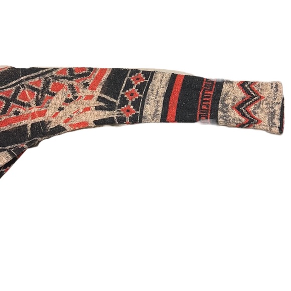 Luna Chic, Long Sleeves, Slit Sides, Uneven Top, Multi Colors, Size Medium - Picture 3 of 4